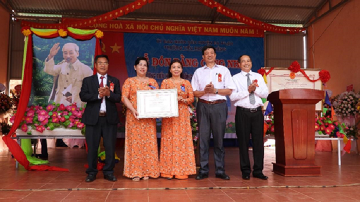 Truong TH kim Dong dat chuan QG muc do 2 2